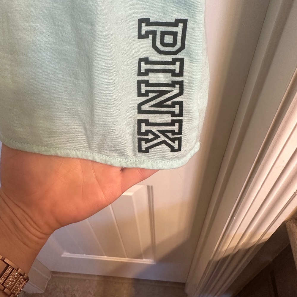 Pink VS Tanktop - Picture 4 of 5